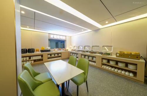 Chengqu District Hotel | 大同古城永泰路万信至格酒店