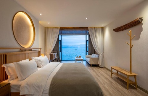 Dali Hotel | 大理传家合院海景民宿三圣岛店