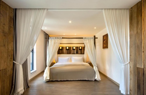 Dali Hotel | 大理传家合院海景民宿三圣岛店