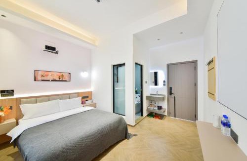 Dali Town Hotel | 大理梦幻时光空中花园民宿古城南门店