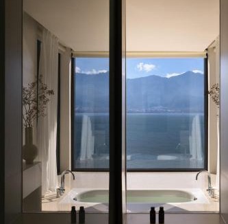 Manjiang Bed & Breakfast | 大理M半山Villa海景美墅