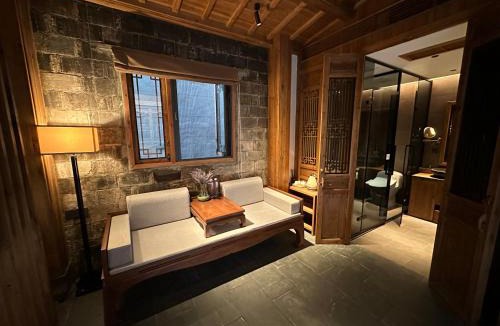 Yi County House | 宏村卧溪谷民宿