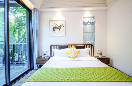 Tianya District Villa | 山河远阔泳池别墅三亚湾椰梦长廊店