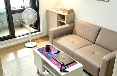Longhua District Hostel | 山海男生青旅-深圳北站店