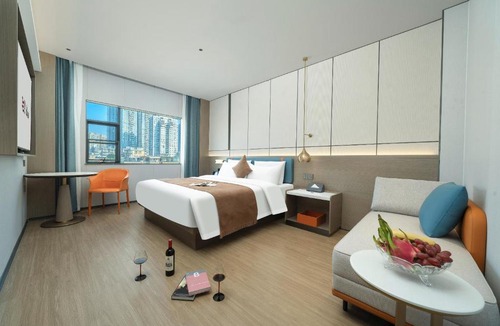 Liwan Hotel | 广州上下九永庆坊长寿路地铁站店宜致酒店