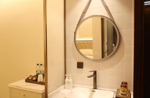 Xiaodian Qu Hotel | 怡致酒店太原长治路学府街地铁站店