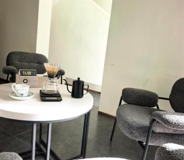 Chengguan District Hotel | 拉萨屿山设计师酒店