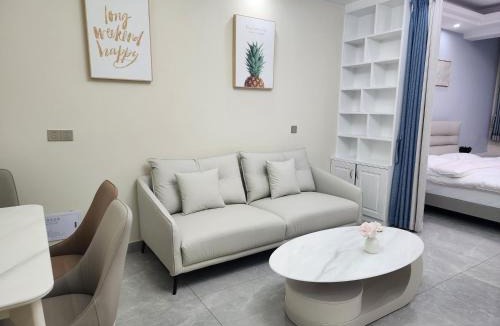 Qujiang District Apartment | 拾光民宿公寓酒店