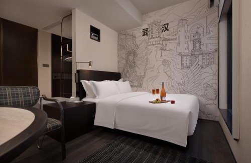 Wuchang Hotel | 曼居酒店武昌站洪山广场地铁站店