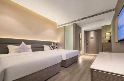 Jiangxia District Hotel | 朗丽兹酒店武汉光谷金融港工程大学店
