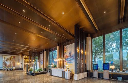 Yuhang Qu Hotel | 杭州临平艺尚雷迪森广场酒店