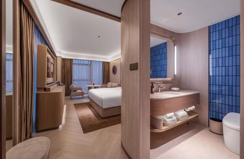Yuhang District Hotel | 杭州余杭芳正广场桔子水晶酒店