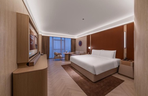 Yuhang District Hotel | 杭州余杭芳正广场桔子水晶酒店