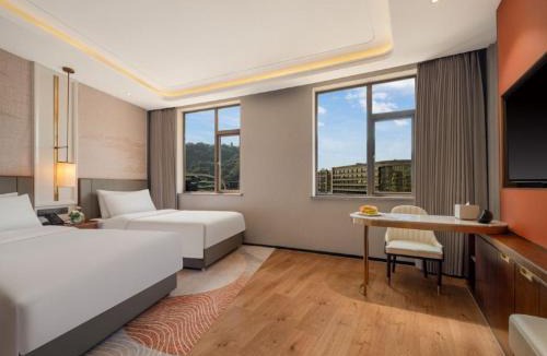 Lin'an Hotel | 杭州吴越里青山湖元名庭酒店