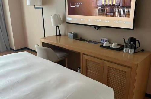Yuhang District Hotel | 杭州运河万达广场桔子水晶酒店