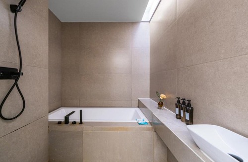 Qianjiang New Town Hotel | 杭州钱江新城桔子水晶酒店
