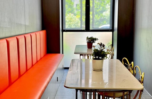 Pudong Hotel | 林曦雅居酒店 迪士尼乐园店 Linxi Yaju Hotel Shanghai Free Airport Pick-up & Drop-off & Disneyland Shuttle, full smart home facilities in all rooms, 24-hour front desk service, Disneyland shuttle service available for all guests