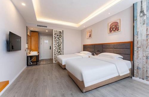 Jinhua Hotel | 柏纳酒店秦王宫梦幻谷店