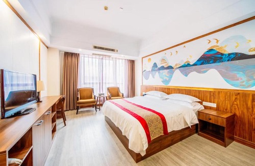 Qionghai Hotel | 椰风金隆酒店琼海银海路旗舰店