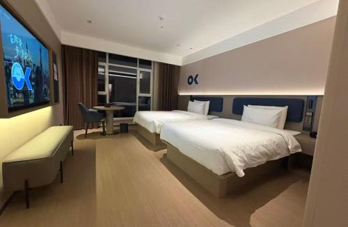Chengqu District Hotel | 欢漫酒店大同古城火车站店