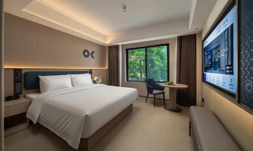 Yangshuo Hotel | 欢漫酒店桂林阳朔十里画廊店