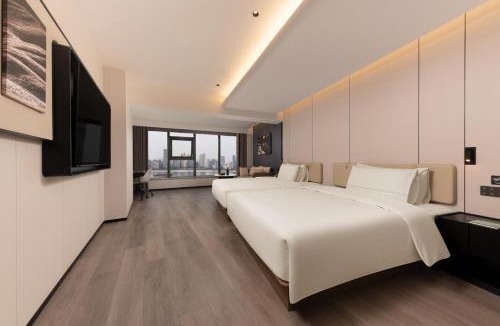 Jiang Han Hotel | 武汉江汉路江汉关江景亚朵酒店