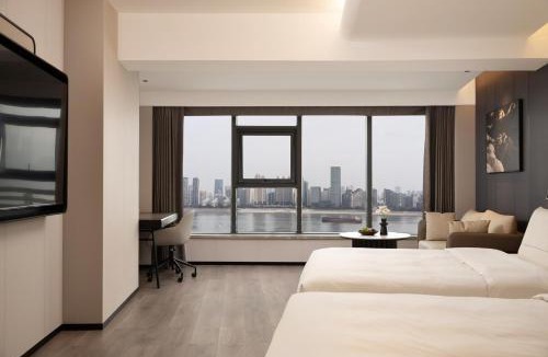 Jiang Han Hotel | 武汉江汉路江汉关江景亚朵酒店