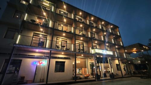 Wolong Hotel | 汶川醉语山房温泉民宿