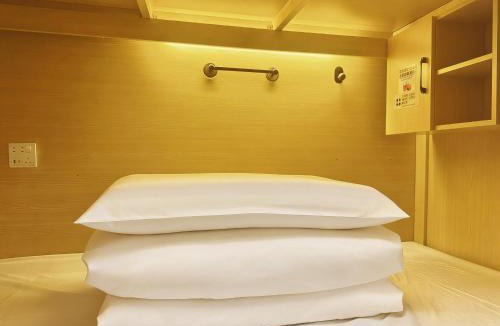 Longhua District Hostel | 泊金青年旅舍-深圳北站店