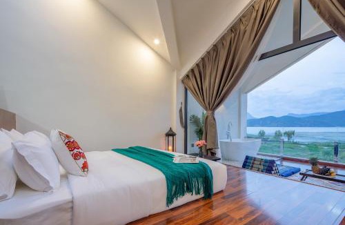 Lugu Lake - Ninglang Hotel | 泸沽湖丨何遇小筑丨设计师湖景丨轻奢私享丨Holiday Villa