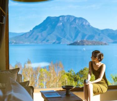 Lugu Lake - Ninglang Hotel | 泸沽湖千山继酒店 Lugu Lake Qianshanji Hotel