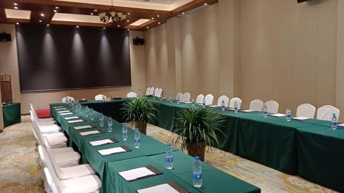 Jinniu Hotel | 泽润大酒店