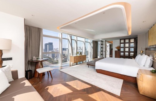 Lixia District Hotel | 济南环贸格兰云天国际酒店