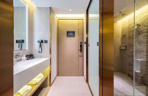 Long Hua Hotel | 海口万国大都会骑楼老街丽枫酒店