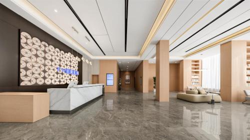 Long Hua Hotel | 海口菲伦酒店高铁东站龙湖天街店