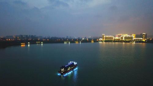 Xiangshan District Hotel | 淮北伯瑞特酒店
