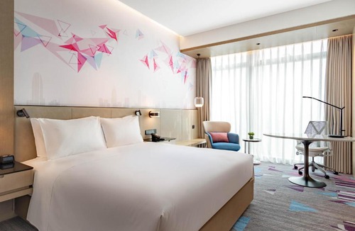 Shajing Hotel | 深圳国际会展中心希尔顿花园酒店 前海华发冰雪世界店 Hilton Garden Inn Shenzhen World Exhibition & Convention Center Qianhai Snow World