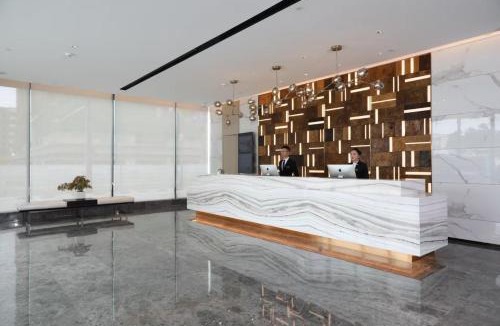 Longhua District Hotel | 深圳观澜长湖地铁站亚朵酒店