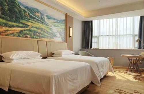 Shipai Hotel | 维也纳国际酒店生态园店