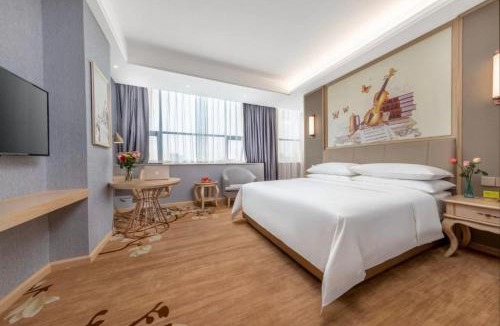 Shipai Hotel | 维也纳国际酒店生态园店