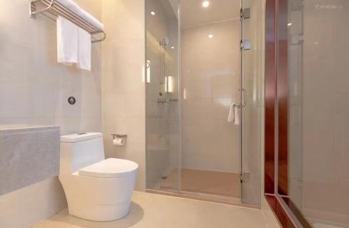 Jiangxia District Hotel | 维也纳国际酒店 武汉庙山理工学院店