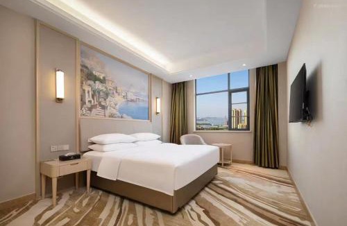Jiangxia District Hotel | 维也纳国际酒店 武汉庙山理工学院店