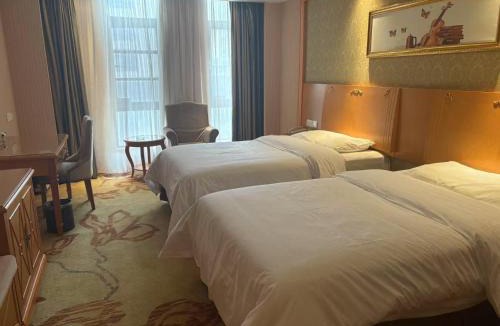 Hongshan Hotel | 维也纳武汉理工大学南湖文治街地铁站店
