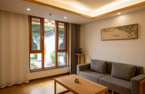 Chizhou Hotel | 花筑九华山常品山居民宿肉身宝殿店