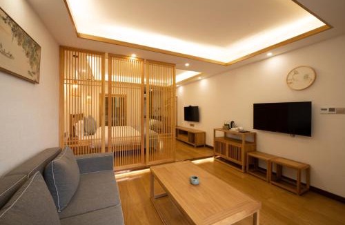 Chizhou Hotel | 花筑九华山常品山居民宿肉身宝殿店