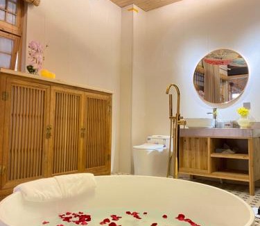 Huangshan Hotel | 花筑黄山江祥泰茶文化会馆歙县徽州古城店