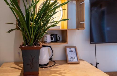 Suzhou Old Town House | 苏州枕窗听雨客栈平江路店 Homestay