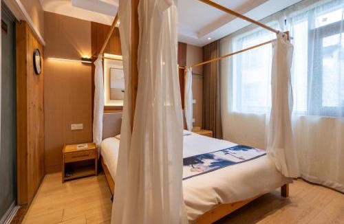 Suzhou Old Town House | 苏州枕窗听雨客栈平江路店 Homestay