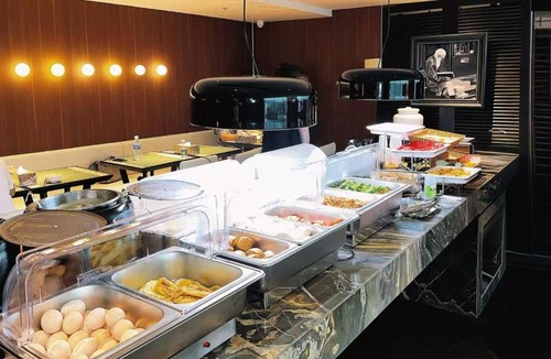 Jeifangbei Central Business District Hotel | 行至云铂江景酒店