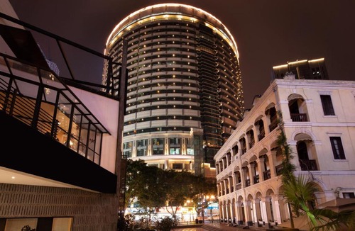 Jeifangbei Central Business District Hotel | 行至云铂江景酒店
